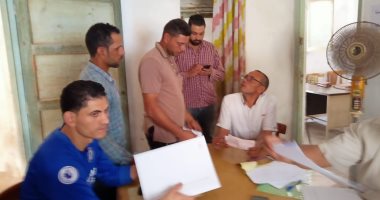 إقبال كبير على التصالح بمخالفات البناء.. محافظ كفر الشيخ يخصص 88 مدرسة لتلقى الأوراق.. 128 ألف طلب وتحصيل 711 مليون جنيه بالقليوبية.. و7 آلاف طلب جديد بالإسماعيلية.. المحافظون يؤكدون استمرار العمل الجمعة والسبت