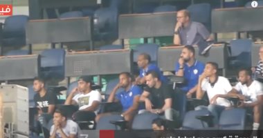 شاهد صدمة أمير مرتضى وأوباما بعد خسارة الزمالك أمام أسوان