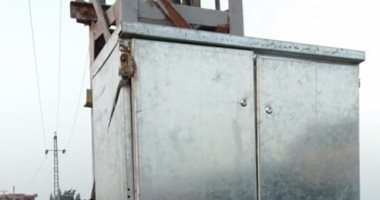 كهرباء البحيرة : تغيير كامل للوحة محول عزبة الصياد إستجابة لـ"اليوم السابع" 