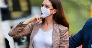انا هاثاوى فى شوارع نيويورك بأحدث التقاليع فى عالم الكمامات..صور