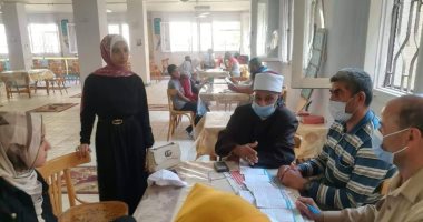رئيس المنطقة الأزهرية بالإسكندرية يتفقد نهائيات مسابقة تحدى القراءة العربى