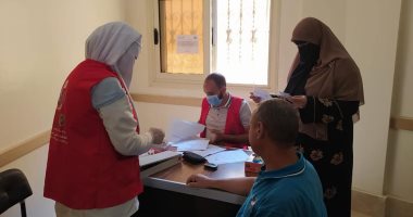 إقبال أهالى وسط سيناء على المبادرة الرئاسية لفحص وعلاج الأمراض المزمنة