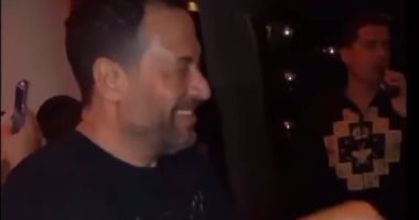 ماجد المصرى يرقص على أنغام "لغبطيطة" فى إحدى الحفلات.. فيديو