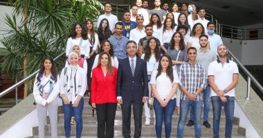 رئيس هيئة البريد يستقبل وفد شبابى مصرى من الدارسين بالخارج 