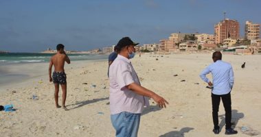 حملات لتطبيق قرار إغلاق شواطئ العجمى غرب الإسكندرية.. صور