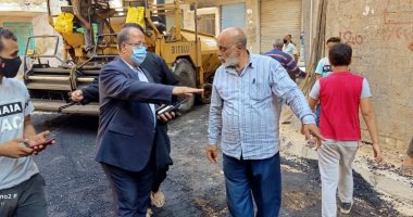 رفع كفاءة الطرق والمرافق بأحياء العامرية والمنتزه بالإسكندرية.. صور