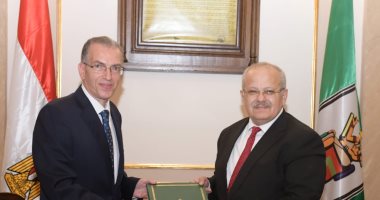 جامعة القاهرة توقع بروتوكول مع وزارة الخارجية للتوسع فى الإعداد العلمى الدبلوماسيين
