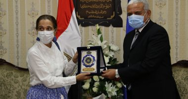 محافظ السويس يستقبل سفيرة كولومبيا بالقاهرة.. صور