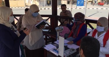 إقبال الأهالى على مراكز الصحة بشمال سيناء بمبادرة 100 مليون صحة.. صور
