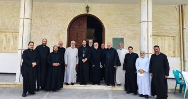 نائب بطريرك الكاثوليك يبحث مع مجمع الكهنة بالإسكندرية نشاطات الخدمة