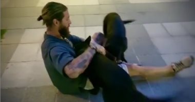  راموس يستغل وقت فراغه في اللعب مع كلابه في المنزل.. فيديو وصور