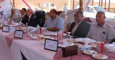 محافظ جنوب سيناء يهنئ أهالى طور سيناء بانتهاء مرحلة التطوير الأولى 