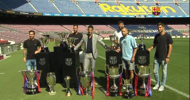 ميسي ونجوم برشلونة يرافقون سواريز فى ليلة وداع البارسا.. فيديو وصور