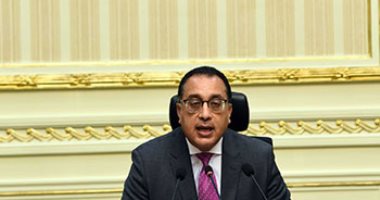 رئيس الوزراء يشدد على التطبيق الصارم للإجراءات الاحترازية لمواجهة كورونا.. يوجه الوزارات باتخاذ اللازم لتخفيف التزاحم بأماكن العمل.. وحصر عدد مستحقى منحة العمالة غير المنتظمة الأسبوع المقبل لإعلان موعد الصرف