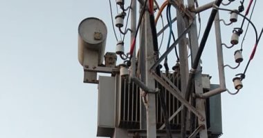 استجابة لـ"سيبها علينا".. كهرباء البحيرة تنهى مشكلة عامود فى عزبة الصياد
