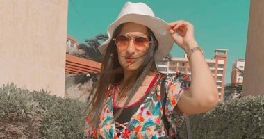 برة الملعب.. سارة مؤمن لاعبة الطائرة: هوايتى التصوير وبحب ريا أبى راشد