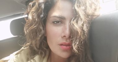 شاهد .. صبا مبارك فى أحدث ظهور داخل سيارتها بشوارع المحروسة