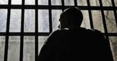 المؤبد لعامل متهم بحيازة 150 قطعة حشيش في سوهاج