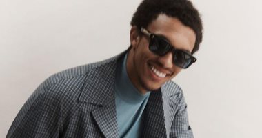 أرنولد نجم ليفربول بإطلالة كلاسيكية قبل مواجهة أرسنال