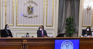 رئيس الوزراء يبحث مع صناع الأثاث بدمياط مقترحات تطوير الصناعة.. مصطفى مدبولى: الحكومة تعول على مصنعى الأثاث المصريين لتوسيع صادراتهم من خلال تصميمات عصرية..والمصنعين يقترحون إنشاء  أكاديمية لتعليم صناعة الأثاث