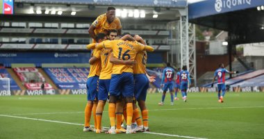 إيفرتون يتفوق على كريستال بالاس بثنائية ويتصدر الدوري الإنجليزي.. فيديو