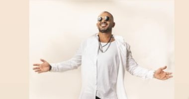 أحمد سعد عن عمليات التجميل: محتاجين عمليات تجميل داخلية