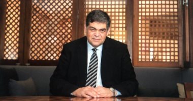 وزير الصحة الأسبق لـ "اليوم السابع".. مصر على خريطة السباق العالمى بـ 4 لقاحات لكورونا و30 مليون جرعة نصيبها من لقاح أكسفورد.. مصل الانفلونزا مهم لمنع العدوى المشتركة.. 500 أستاذ جامعى يقدمون الاستشارة تليفونيا