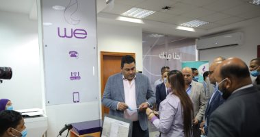 رئيس المصرية للاتصالات يتفقد سير العمل بمحطتى الإنزال برأس غارب والزعفرانة