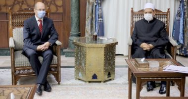 سفير المجر: شيخ الأزهر قامة دينية عالمية وخطاباته ينصت لها الجميع