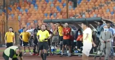 فرحة هيستيرية للاعبى وجمهور الزمالك بعد إحراز هدف الفوز على الجونة.. فيديو