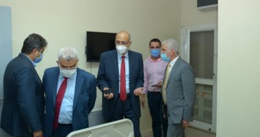 القائم بأعمال رئيس جامعة طنطا فى جولة ليلية لمتابعة العمل بالمستشفيات الجامعية
