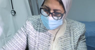 ننشر أول صور لوزيرة الصحة أثناء التوقيع علي وثيقة المشاركة بتجارب لقاح كورونا 