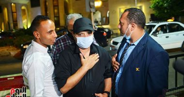 هنيدى يحضر عزاء المنتصر بالله ولطفى لبيب يتحدى مرضه.. صور