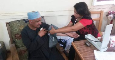 فحص طبى لأهالى مراكز منفلوط وأبو تيج بأسيوط ضمن مبادرة 100 مليون صحة.. صور