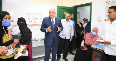 محافظ قنا يتفقد مركز إيواء الأطفال المعثور عليهم بمركز الصحة الأوروبي