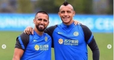 فيدال يصل معسكر منتخب تشيلى استعدادا لتصفيات كأس العالم