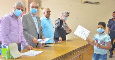 تعليم بورسعيد يكرم 44 طالبا فائزا فى مسابقة "مبدعى المستقبل".. صور