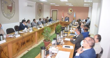 مجلس جامعة سوهاج يناقش استعدادات العام الدراسى الجديد ويمنح 45 درجة علمية