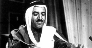 10 صور نادرة أبيض × أسود لأمير دولة الكويت الراحل صباح الأحمد الجابر الصباح