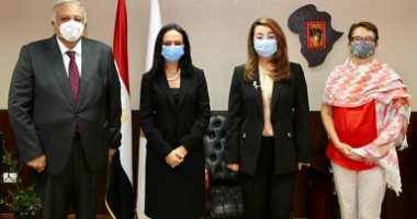 غادة والى تهنئ مصر على استضافة منظمة تنمية المرأة التابعة لـ"التعاون الإسلامى"
