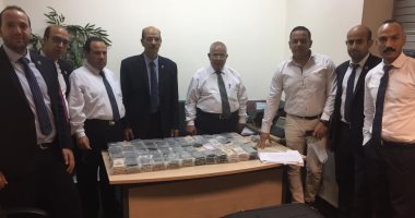 جمارك مطار القاهرة تحبط تهريب عدد من الهواتف المحمولة