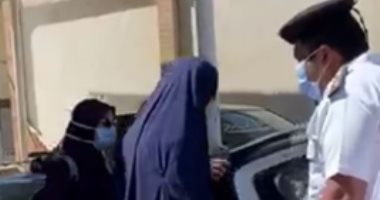  الداخلية توفر سيارة لنقل سيدة فاقده الوعي لمنزلها بالسويس