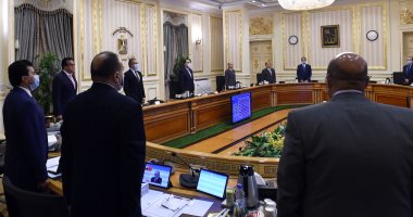 الحكومة تبدأ اجتماعها الأسبوعى بالوقوف دقيقة حداد على روح أمير الكويت.. مدبولى: إجراءات التصالح في مخالفات البناء تسير بصورة جيدة.. وتنفيذ تكليفات الرئيس باستمرار صرف منحة العمالة غير المنتظمة لنهاية ديسمبر