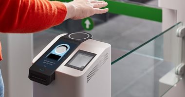 أمازون تختبر طريقة تتيح للعملاء الدفع من خلال مسح كف أيديهم