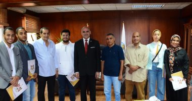 رئيس جامعة الأقصر يكرم الطلاب الفائزين فى مسابقة إبداع الموسم الثامن