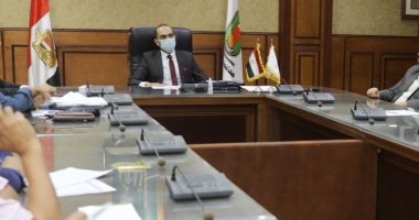 نائب محافظ سوهاج يترأس اجتماع لجنة مراجعة تراخيص أعمال البناء