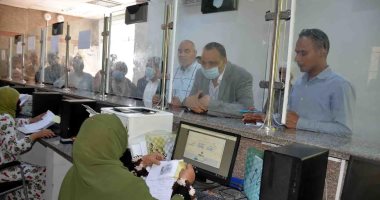 سكرتير عام الأقصر يتفقد المراكز التكنولوجية لمتابعة طلبات التصالح 