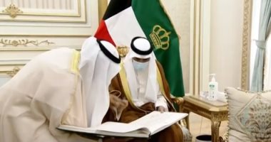 الشيخ نواف الأحمد يؤدى اليمين الدستورية أميرا للكويت