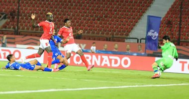 الأهلي يخطف "تأشيرة" دور الثمانية في الكأس بثنائية وأداء متواضع أمام الترسانة.. أجاي يُسجل للأحمر .. مصطفى شوبير يُدافع عن عرين الفريق بسبب إراحة الشناوي.. فايلر يودع كتيبة القلعة الحمراء بعد انتهاء مسيرته