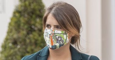 الأميرة أوجينى أنيقة بفستان أسود فى أول ظهور لها بعد إعلان حملها.. صور